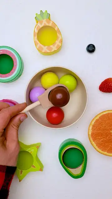 Fruits & Vegetables Painted the Wrong Colors img